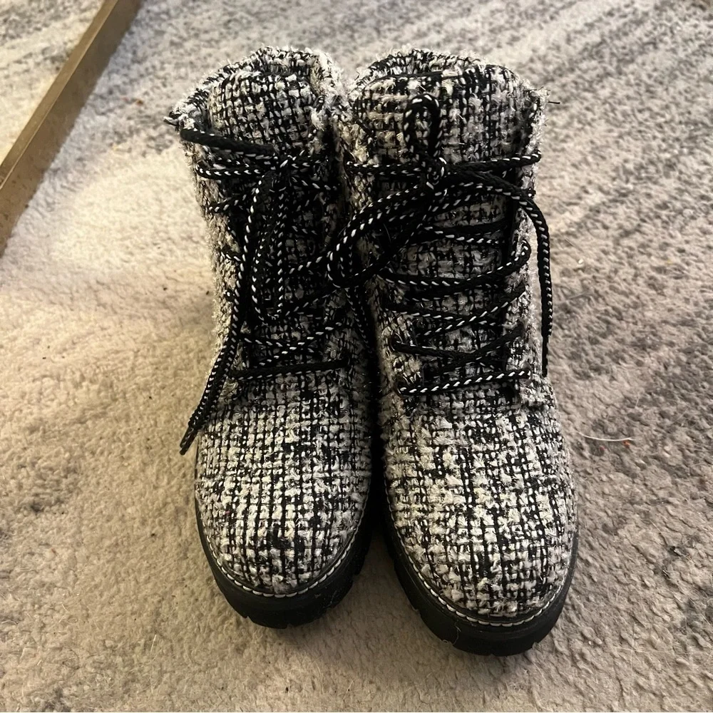 Montelliana Tweed Boots